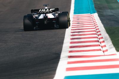 Nico Hulkenberg (GER) Haas VF-22. Formula 1 Testing, Yas Marina Circuit, Abu Dhabi, Tuesday.- www.xpbimages.com, EMail: