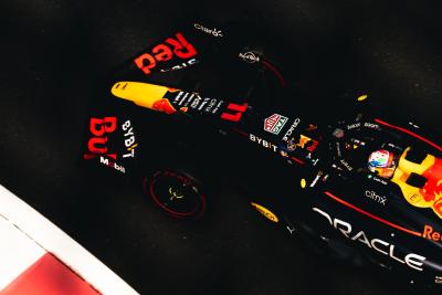 Sergio Perez (MEX ) Red Bull Racing RB18.Pengujian Formula 1, Sirkuit Yas Marina, Abu Dhabi, Selasa.- www.xpbimages.com,