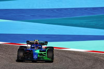 Logan Sargeant (USA) Williams Racing FW45 with flow-vis paint. Formula 1 Testing, Sakhir, Bahrain, Day One.-