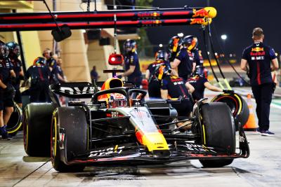 Max Verstappen (NLD) Red Bull Racing RB19 practices a pit stop. Formula 1 Testing, Sakhir, Bahrain, Day One.-