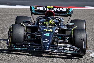 Lewis Hamilton (GBR ) Mercedes AMG F1 W14.Pengujian Formula 1, Sakhir, Bahrain, Hari Kedua.- www.xpbimages.com, EMail: