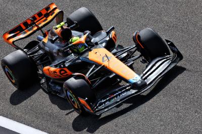 Lando Norris (GBR ) McLaren MCL60. Pengujian Formula 1, Sakhir, Bahrain, Hari Kedua. - www.xpbimages.com, EMail: