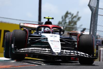 Yuki Tsunoda (JPN ) AlphaTauri AT04.Kejuaraan Dunia Formula 1, Rd 5, Miami Grand Prix, Miami, Florida, AS, Kualifikasi