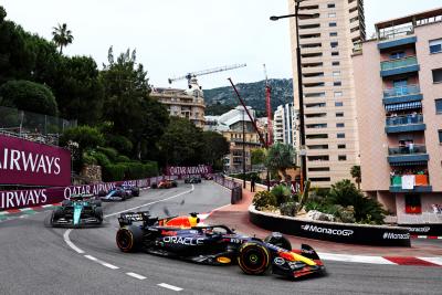 Max Verstappen (NLD) Red Bull Racing RB19 leads at the start of the race. Formula 1 World Championship, Rd 7, Monaco Grand