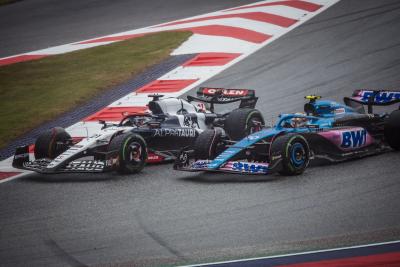 Nyck de Vries (NLD) AlphaTauri AT04 and Pierre Gasly (FRA) Alpine F1 Team A523 battle for position. Formula 1 World