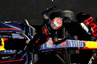 Pemenang lomba Max Verstappen (NLD) Red Bull Racing RB19 merayakannya di parc ferme. Formula 1 World Championship, Rd 12,