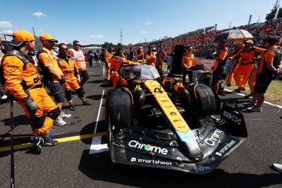 Lando Norris (GBR) McLaren MCL60 di grid. Formula 1 World Championship, Rd 12, Hungaria Grand Prix, Budapest,