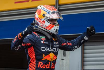 Pemenang lomba Max Verstappen (NLD) Red Bull Racing merayakannya di parc ferme. Kejuaraan Dunia Formula 1, Rd 13, Belgian