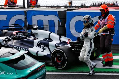 Daniel Ricciardo (AUS) AlphaTauri AT04 crashed in the second practice session. Formula 1 World Championship, Rd 14, Dutch