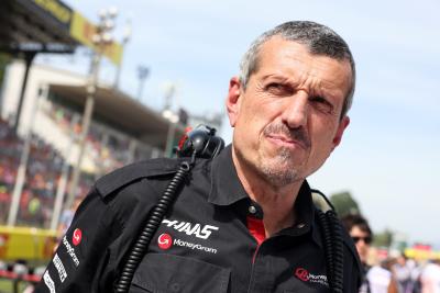 Guenther Steiner (ITA ) Kepala Tim F1 Haas di grid.Kejuaraan Dunia Formula 1, Rd 15, Grand Prix Italia,