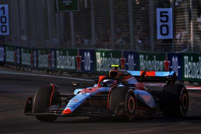 Logan Sargeant (USA) Williams Racing FW45. Formula 1 World Championship, Rd 16, Singapore Grand Prix, Marina Bay Street