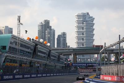 Kevin Magnussen (DEN ) Haas VF-23.Kejuaraan Dunia Formula 1, Rd 16, Grand Prix Singapura, Marina Bay Street Circuit,