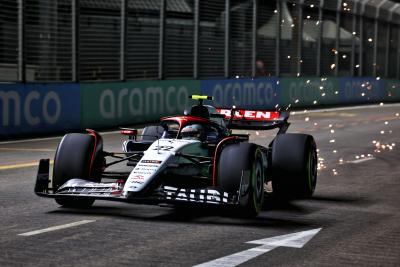 Yuki Tsunoda (JPN) AlphaTauri AT04 sends sparks flying. Formula 1 World Championship, Rd 16, Singapore Grand Prix, Marina