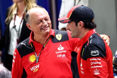 Frederic Vasseur (FRA ) Ketua Tim Ferrari dengan juara 1 Carlos Sainz Jr (ESP) Ferrari.Kejuaraan Dunia Formula 1,