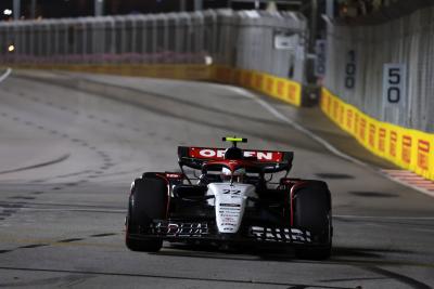 Yuki Tsunoda (JPN) AlphaTauri AT04 retired from the race. Formula 1 World Championship, Rd 16, Singapore Grand Prix,