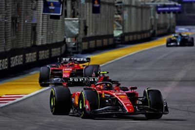 Carlos Sainz Jr ( ESP) Ferrari SF-23.Kejuaraan Dunia Formula 1, Rd 16, Grand Prix Singapura, Marina Bay Street Circuit,