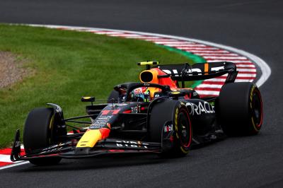 Sergio Perez (MEX ), Kejuaraan Dunia Formula 1 Red Bull Racing, Rd 17, Grand Prix Jepang, Suzuka, Jepang, Latihan