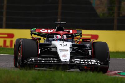 Liam Lawson (NZL) AlphaTauri AT04. Formula 1 World Championship, Rd 17, Japanese Grand Prix, Suzuka, Japan, Practice