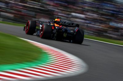 Max Verstappen (NLD ), Kejuaraan Dunia Formula 1 Red Bull Racing, Rd 17, Grand Prix Jepang, Suzuka, Jepang, Kualifikasi