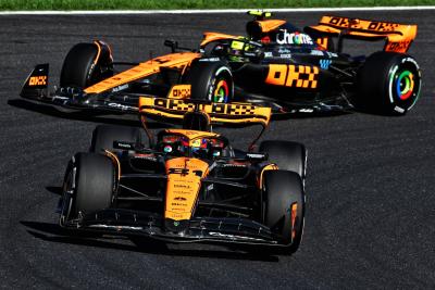 Oscar Piastri (AUS ) McLaren MCL60. Kejuaraan Dunia Formula 1, Rd 17, Grand Prix Jepang, Suzuka, Jepang, Hari Balapan. -