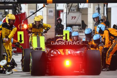 Lando Norris (GBR) McLaren MCL60 makes a pit stop. Formula 1 World Championship, Rd 18, Qatar Grand Prix, Doha, Qatar,
