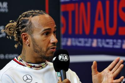 Lewis Hamilton (GBR ) Mercedes AMG F1 dalam Konferensi Pers FIA.Kejuaraan Dunia Formula 1, Rd 19, Grand Amerika Serikat
