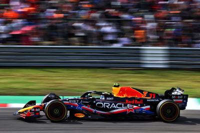 Sergio Perez (MEX) Red Bull Racing RB19. Formula 1 World Championship, Rd 19, United States Grand Prix, Austin, Texas,