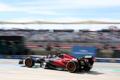 Zhou Guanyu (CHN) Alfa Romeo F1 Team C43. Formula 1 World Championship, Rd 19, United States Grand Prix, Austin, Texas,