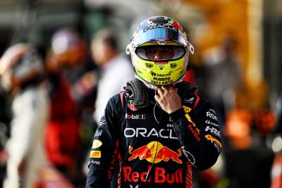 Sergio Perez (MEX ) Red Bull Racing di Sprint parc ferme.Kejuaraan Dunia Formula 1, Rd 19, Grand Prix Amerika Serikat,