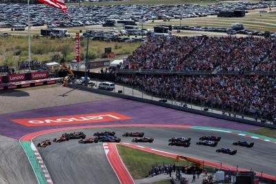 Lando Norris (GBR) McLaren MCL60 leads at the start of the race. Formula 1 World Championship, Rd 19, United States Grand