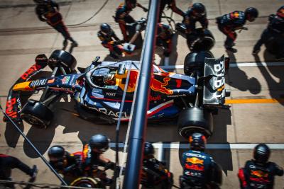Max Verstappen (NLD) Red Bull Racing RB19 makes a pit stop. Formula 1 World Championship, Rd 19, United States Grand Prix,