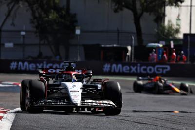 Daniel Ricciardo (AUS) AlphaTauri AT04. Formula 1 World Championship, Rd 20, Mexican Grand Prix, Mexico City, Mexico, Race