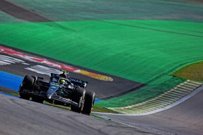 Lewis Hamilton (GBR ) Mercedes AMG F1 W14.Kejuaraan Dunia Formula 1, Rd 21, Grand Prix Brasil, Sao Paulo, Brasil,