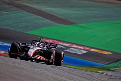Nico Hulkenberg (GER ) Haas VF-23.Kejuaraan Dunia Formula 1, Rd 21, Grand Prix Brasil, Sao Paulo, Brasil, Balapan
