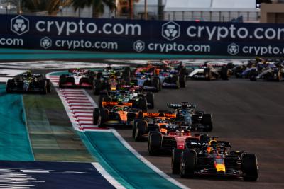 Max Verstappen (NLD) Red Bull Racing RB19 leads at the start of the race. Formula 1 World Championship, Rd 23, Abu Dhabi