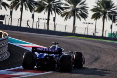Logan Sargeant (USA) Williams Racing FW45. Formula 1 Testing, Yas Marina Circuit, Abu Dhabi, Tuesday.-
