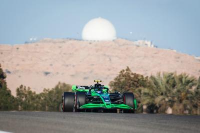 Zhou Guanyu (CHN) Sauber C44. Formula 1 World Championship, Rd 1, Bahrain Grand Prix, Sakhir, Bahrain, Qualifying Day.-