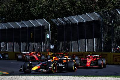 Max Verstappen (NLD) Red Bull Racing RB20 leads at the start of the race. Formula 1 World Championship, Rd 3, Australian