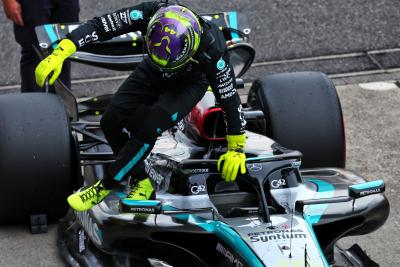 Lewis Hamilton (GBR) Mercedes AMG F1 W15 in qualifying parc ferme. Formula 1 World Championship, Rd 4, Japanese Grand