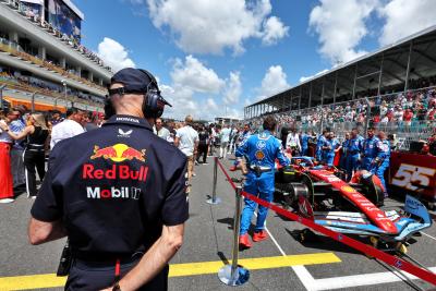 Adrian Newey (GBR) Red Bull Racing Chief Technical Officer on the grid. Formula 1 World Championship, Rd 6, Miami Grand