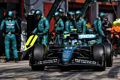 Fernando Alonso (ESP) Aston Martin F1 Team AMR24 makes a pit stop. Formula 1 World Championship, Rd 7, Emilia Romagna