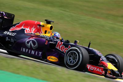 Red Bull keeps Renault, rebrands it as TAG Heuer