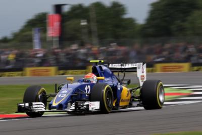 Manor point puts pressure on Sauber to 'raise game'