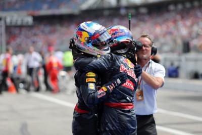 Ricciardo praises teamwork as Red Bull overhauls Ferrari