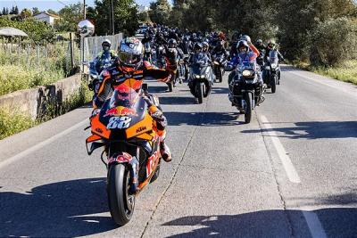 Miguel Oliveira leads fans to Portimao