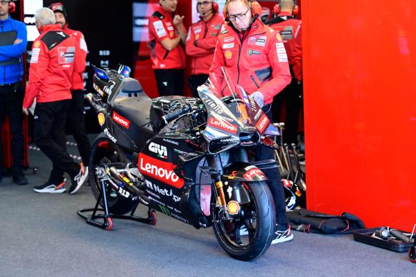 Lenovo Ducati bike, Valencia MotoGP test 28 November