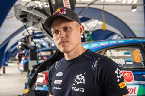 Tanak Bandingkan Safari Rally dengan Mengemudi di Bulan