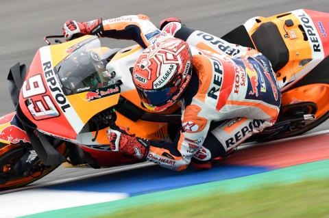 Marquez cruises to victory in Argentina, Rossi beats Dovi