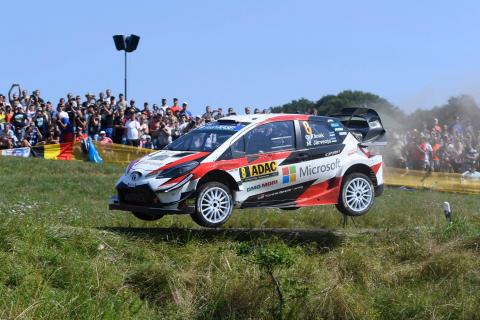 Tanak menyegel kemenangan untuk ikut memperebutkan gelar WRC dengan Neuville, Ogier
