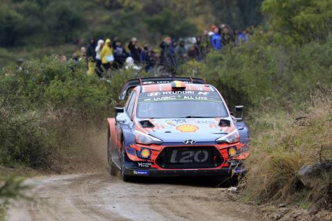 Neuville leads Hyundai 1-2, Ogier sneaks on to podium